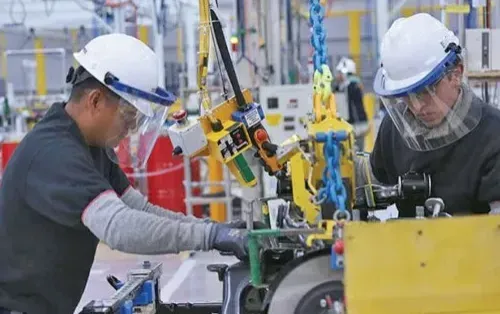 Día del Trabajador: Informe revela que 143 mil santafesinos buscan un segundo empleo por "supervivencia"