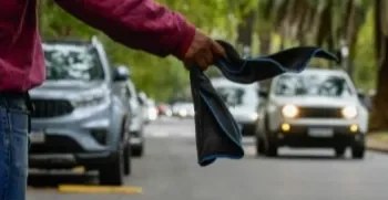 Cuidacoches en la mira: Pullaro impulsa una ley provincial para erradicar la actividad en Santa Fe